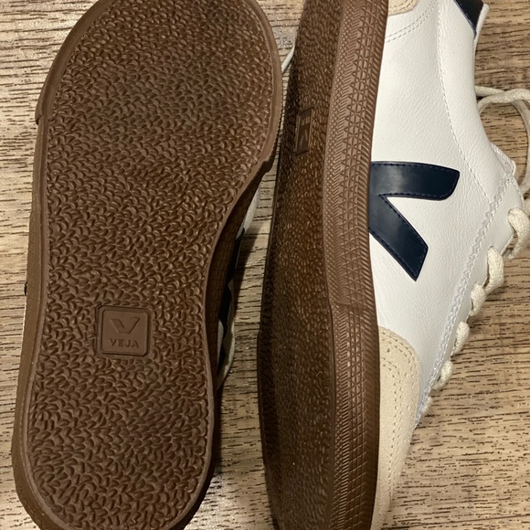 Veja White and Brown Sneakers Retro Design - Picture 12 of 15